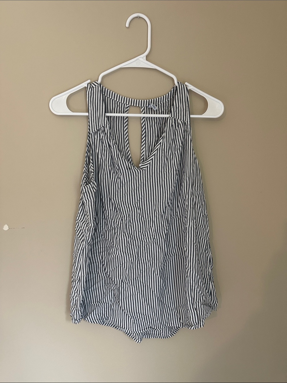 Old Navy Black & White Striped Sleeveless V-Neck Tank